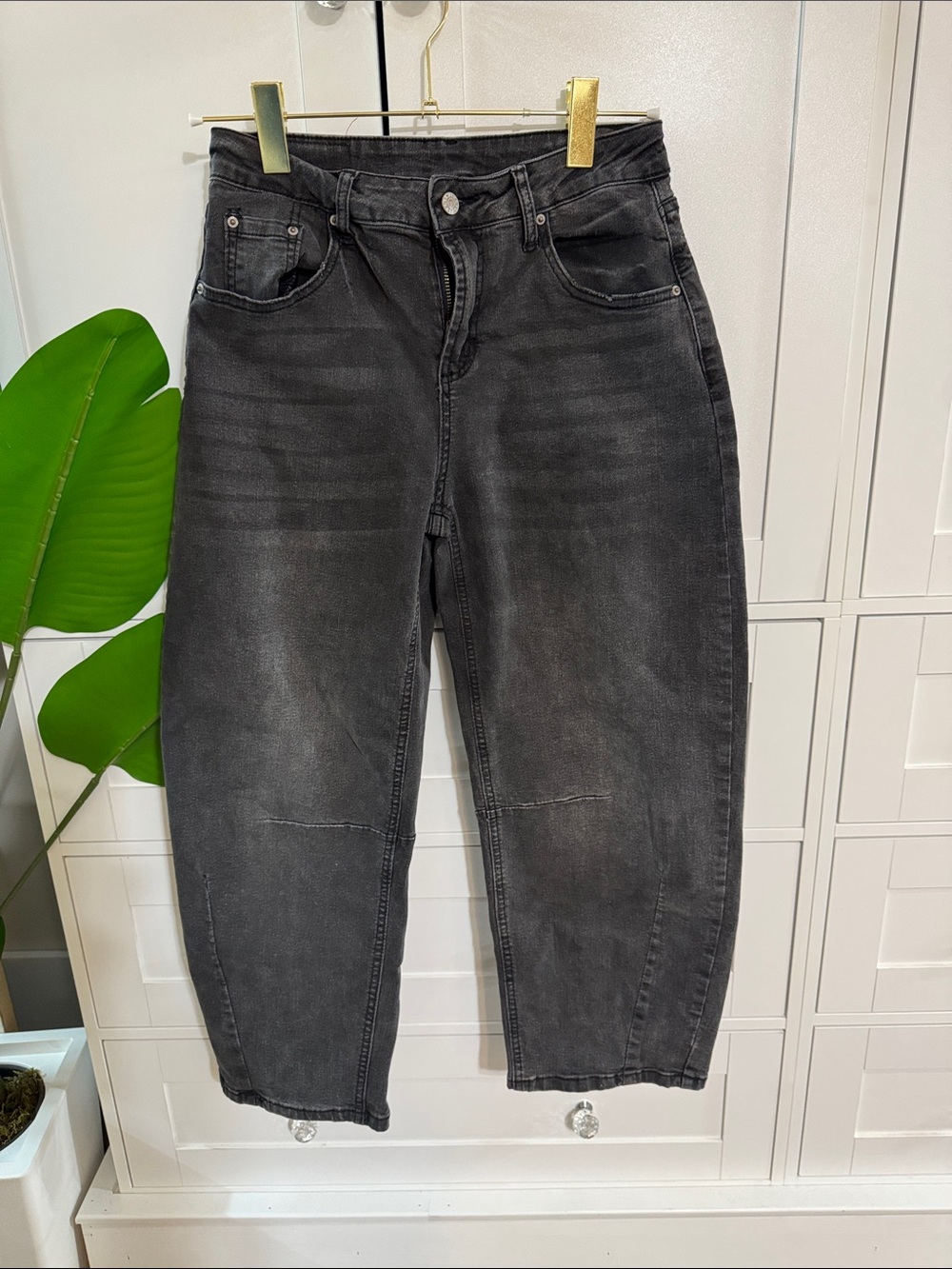 Amazon Black High-Rise barrel Ankle Crop Jeans